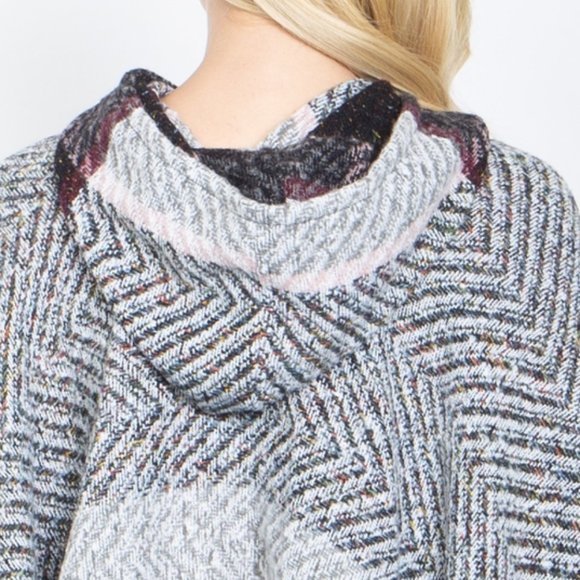 Effortless Style: Embrace the Boldness of our Colorblock Stripe Poncho - Picture 3 of 9